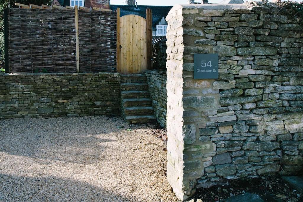 Beautiful House, Cirencester Centre, Parking Exterior photo